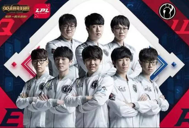 荷兰足球近 荷兰足球近