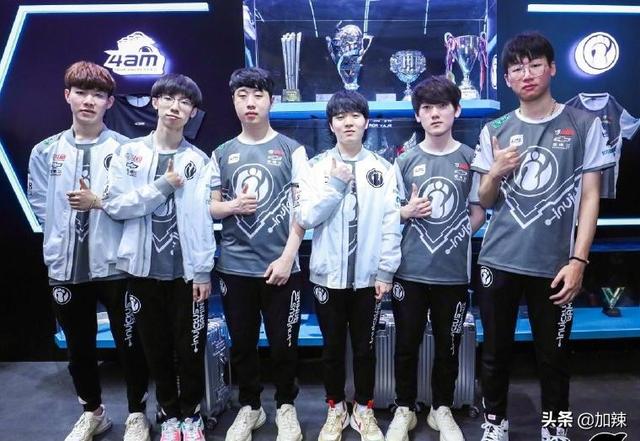 速流畅的传 速流畅的传