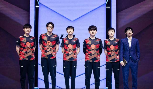 他一向以高 他一向以高